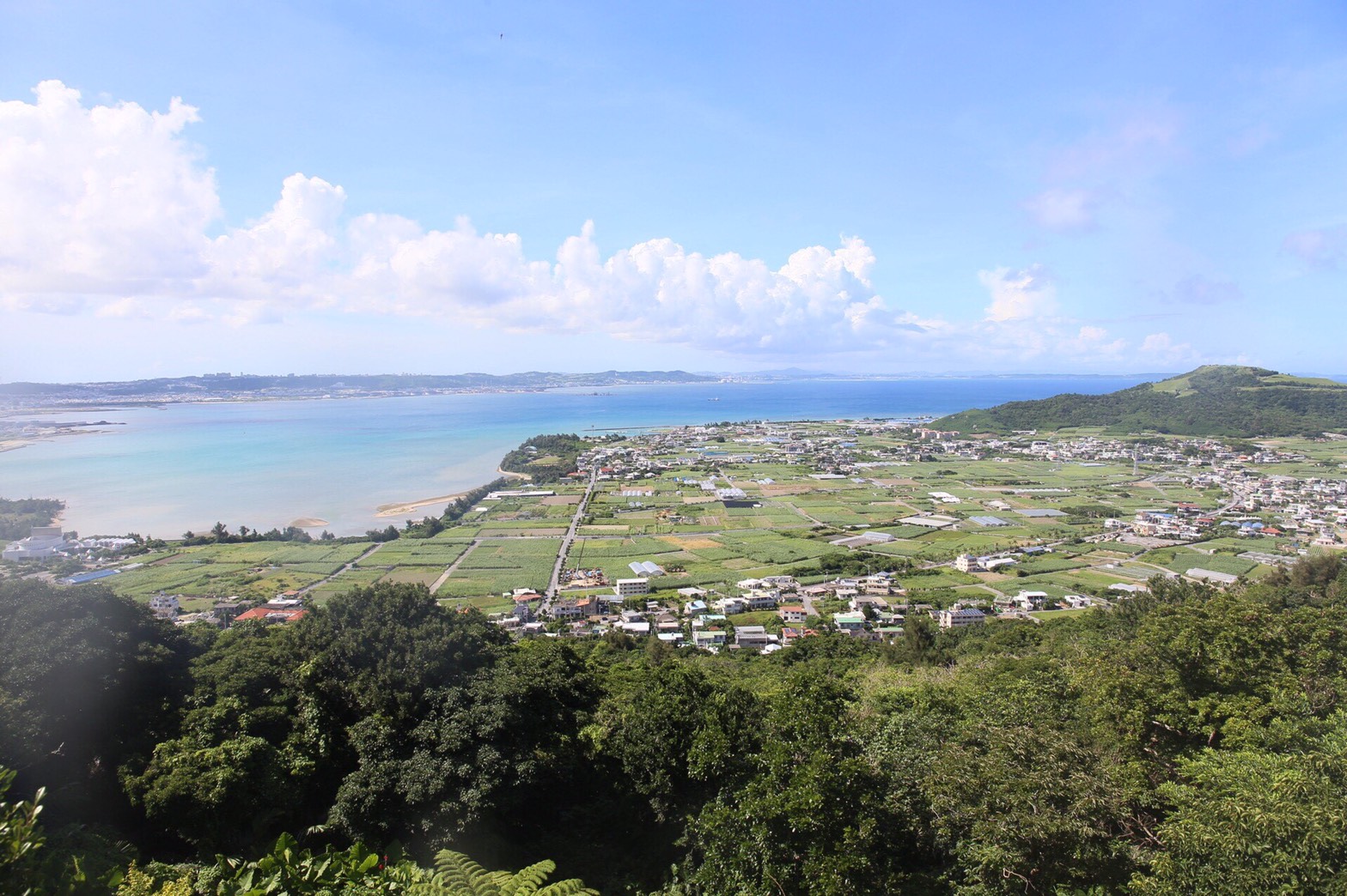 【沖縄県南城市】丘の上のレストラン「ランパダ」は洗練された空間
