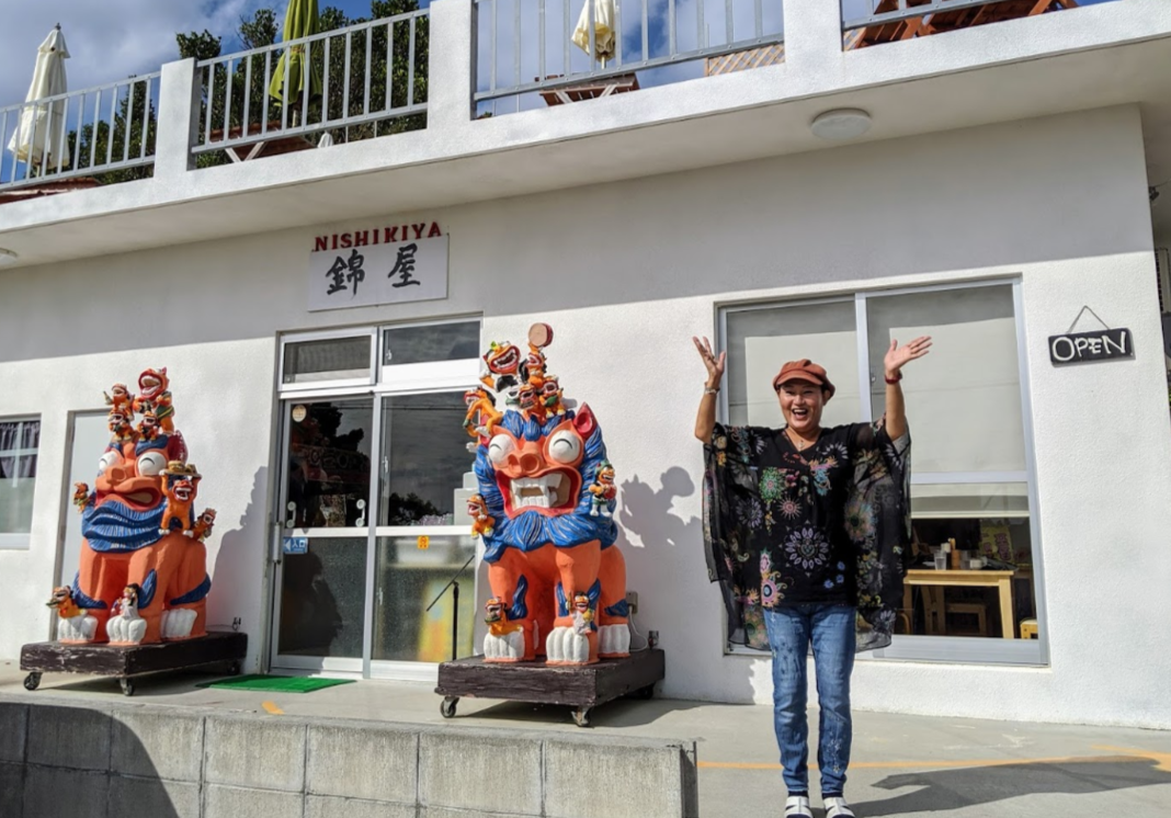 名物おかみに癒やされる!古宇利島の「錦屋」は料理も景色も格別!